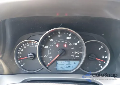 2016 Toyota Rav4 Le z USA, uszkodzony, nr VIN JTMZFREV7GJ061557